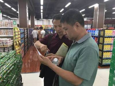 河北省市场监督管理局莅临青县信誉楼商厦检查验收“食品销售示范单位”创建工作